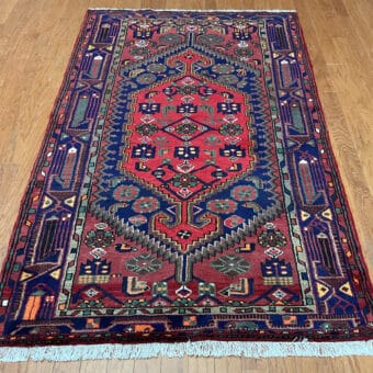 Persian Hand-knotted Tribal Hamadan Wool Rug (4'1 x 6'8)