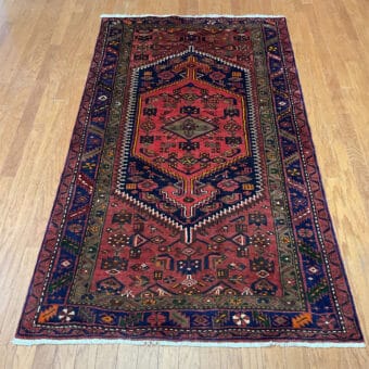 Persian Hand-knotted Hamadan Wool Rug (4'4 x 7'7)