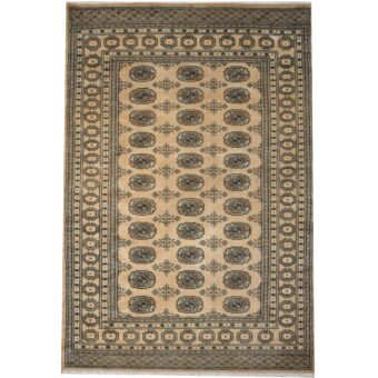 Pakistani Hand-knotted Bokhara Wool Rug (4'7 x 6'8)
