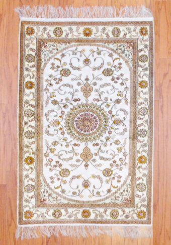 Sino Hand-knotted Silk Rug (2'7 x 4')