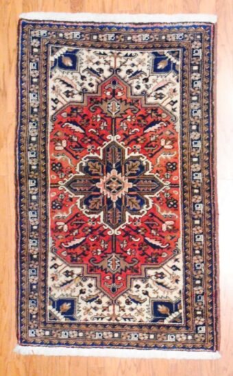 Persian Hand-knotted Heriz (3'2 x 5')