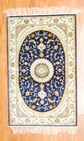 Sino Hand-knotted Silk Qum (2'3 x 4')
