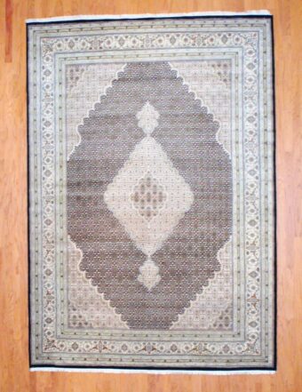 Indo Hand-knotted Fish Design Tabriz (8'3 x 11'8)