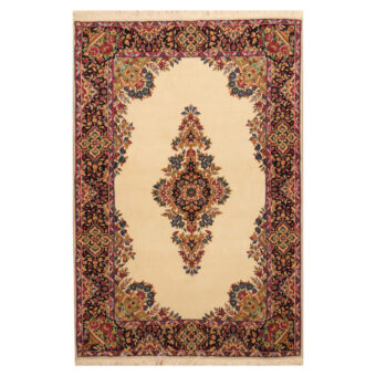 Persian Hand-knotted 1940s Kerman Wool Rug (4' x 6'2)