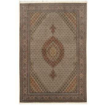 Persian Hand-knotted Fine Tabriz Wool Rug (6'8 x 9'10)