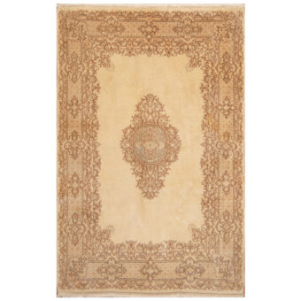Persian Hand-knotted Semi-antique 1940's Kerman Wool Rug (6' x 8'9)