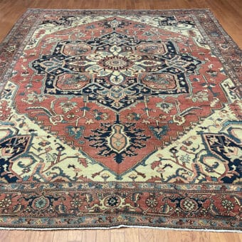 1880s Antique Handmade Persian Serapi Wool Rug (9'10" x 13'9")