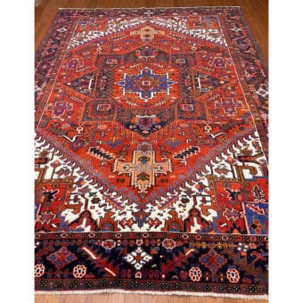 Fine Persian Hand-knotted Heriz Wool Rug (7'7 x 10'8)