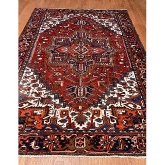 Fine Persian Hand-knotted Heriz Wool Rug (7' x 11')