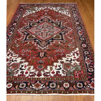 Fine Persian Hand-knotted Heriz Wool Rug (8' x 10'10)