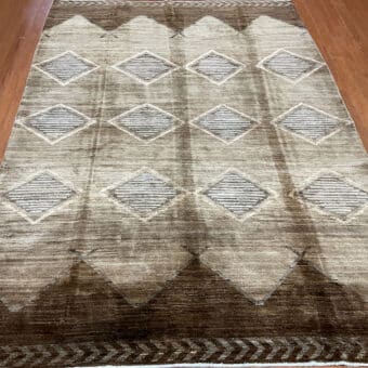 Hand-knotted Vegetable Dye Contemporary Wool Rug (6'3 x 8'11)