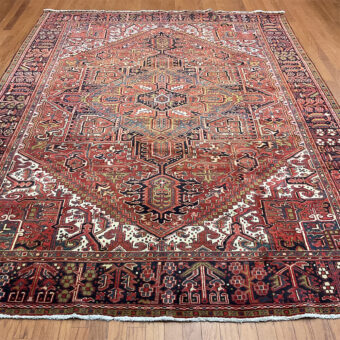 Fine Persian Hand-knotted Heriz Wool Rug (8'6 x 11'1)