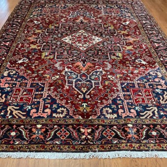 Fine Persian Hand-knotted Heriz Wool Rug (8'5 x 11'2)