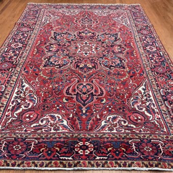 Fine Persian Hand-knotted Heriz Wool Rug (8'2 x 12'3)