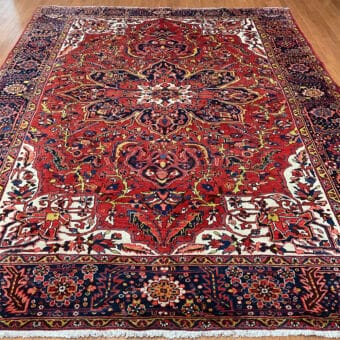Fine Persian Hand-knotted Heriz Wool Rug (9'4 x 11'11)