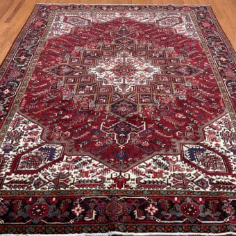 Fine Persian Hand-knotted Heriz Wool Rug (8'3 x 10'11)