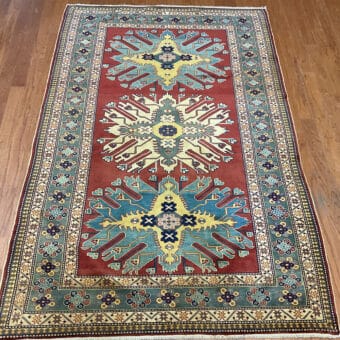 Caucasian Hand-knotted Kazak Wool Rug (4'6 x 6'10)