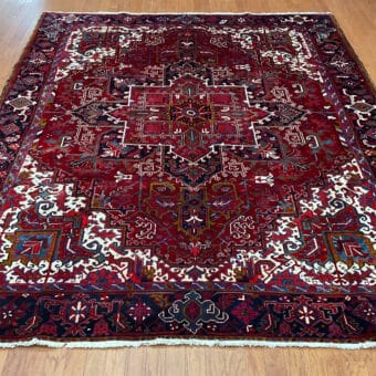 Fine Persian Hand-knotted Heriz Wool Rug (8'5 x 10')