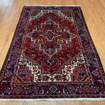 Fine Persian Hand-knotted Heriz Wool Rug (5'6 x 9')