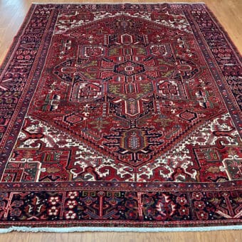 Fine Persian Hand-knotted Heriz Wool Rug (8' x 11'7)